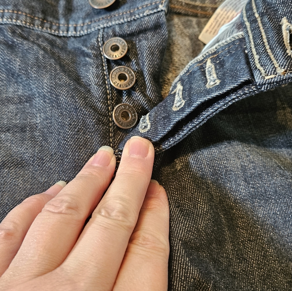 Eddie Bauer button fly size 6 boyfriend relaxed jeans. Like new - Picture 6 of 12